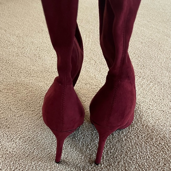 Liliana thigh high suede pointy toe maroon boot. Size 9 - Picture 3 of 6